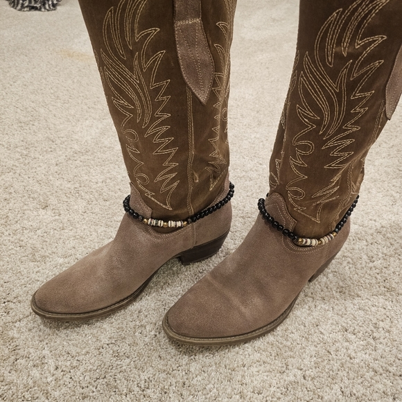 Boot JEWELRY Beaded Boot Bracelet Ankle Bracelet on Elastic - Picture 2 of 5